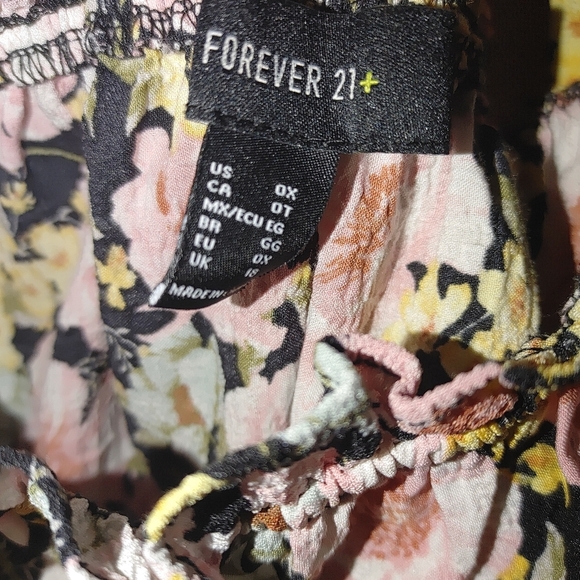 Forever 21 Floral Two-Piece Set, Size OX Would Fit Xs, Small And Med - Picture 12 of 12